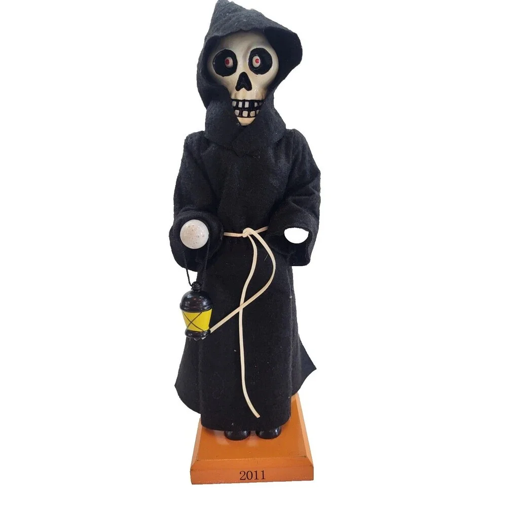 Target 2011 Limited Edition Skeleton Grim Reaper Halloween Nutcracker 14in
